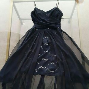 Hoco/prom dress size 3 can fit a 2